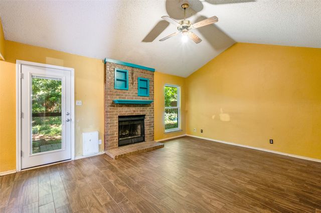 813 Royal Meadows Street, Denton, TX 76209