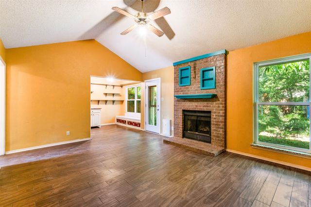 813 Royal Meadows Street, Denton, TX 76209