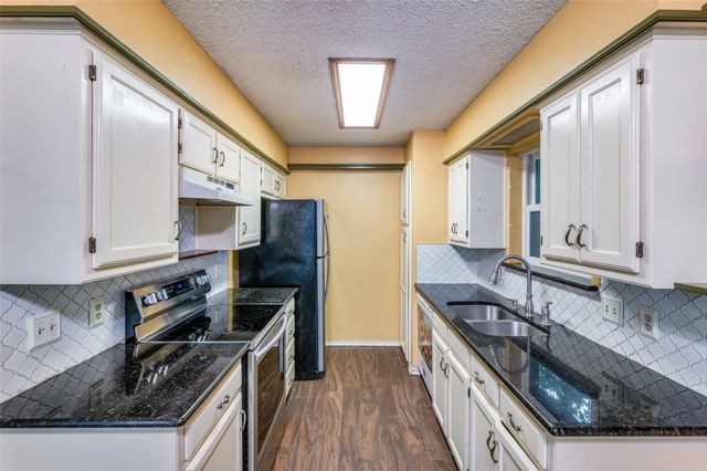 813 Royal Meadows Street, Denton, TX 76209