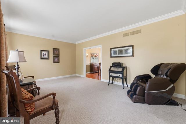 2051 LOCKERBIE RD, Schwenksville, PA 19473