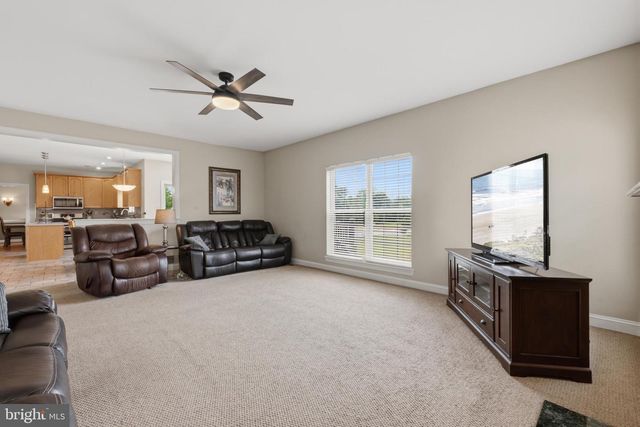 2051 LOCKERBIE RD, Schwenksville, PA 19473