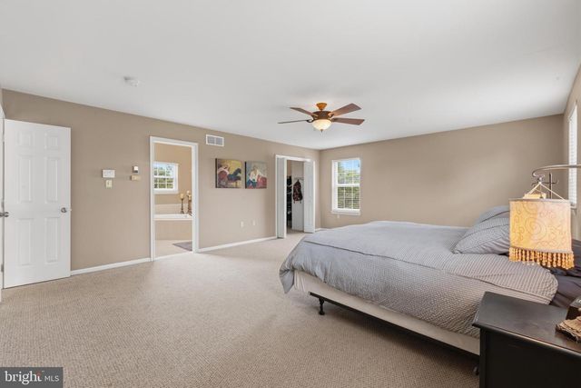 2051 LOCKERBIE RD, Schwenksville, PA 19473