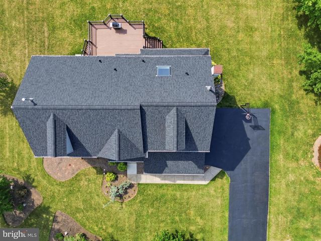 2051 LOCKERBIE RD, Schwenksville, PA 19473