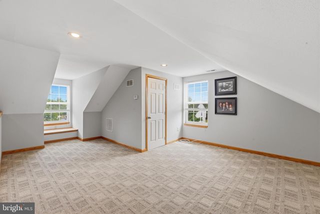 2051 LOCKERBIE RD, Schwenksville, PA 19473
