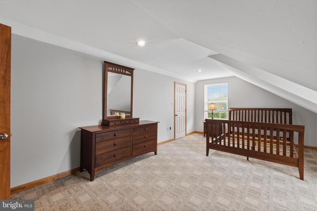 2051 LOCKERBIE RD, Schwenksville, PA 19473