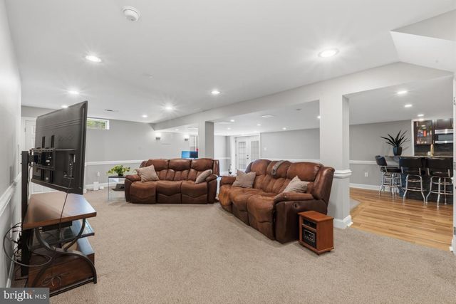 2051 LOCKERBIE RD, Schwenksville, PA 19473