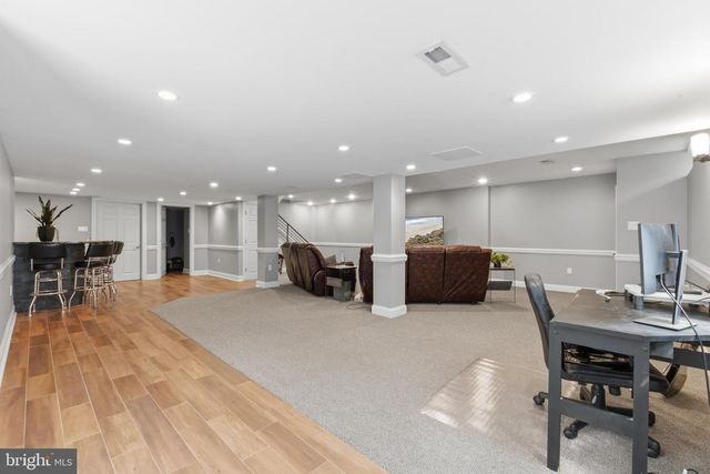 2051 LOCKERBIE RD, Schwenksville, PA 19473