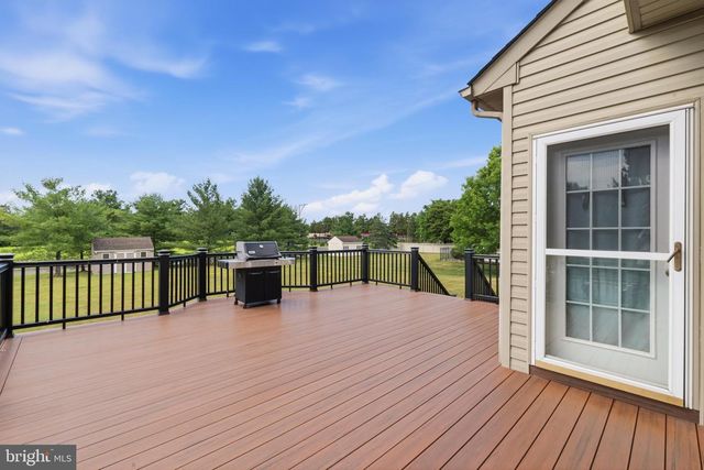 2051 LOCKERBIE RD, Schwenksville, PA 19473
