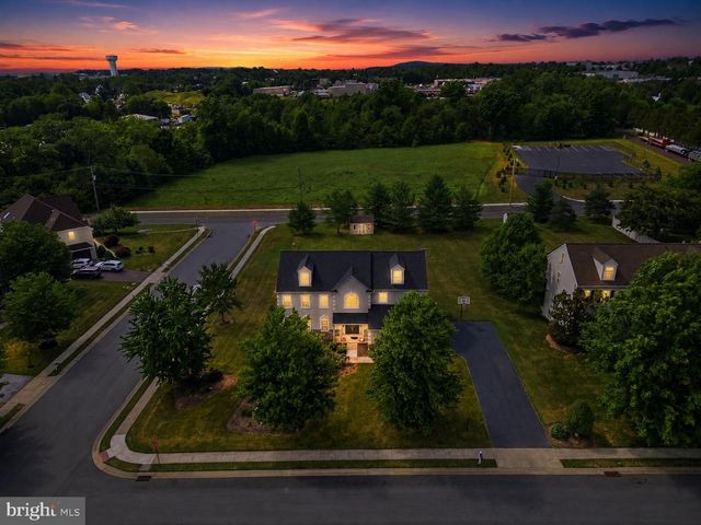 2051 LOCKERBIE RD, Schwenksville, PA 19473