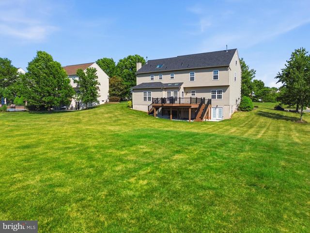 2051 LOCKERBIE RD, Schwenksville, PA 19473