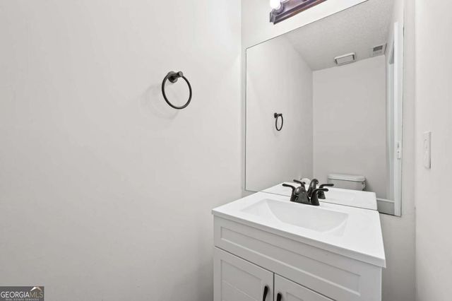 579 Northridge Cros Drive, Atlanta, GA 30350