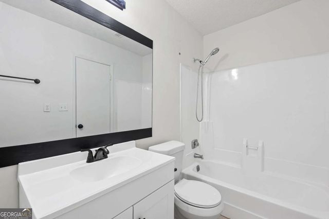 579 Northridge Cros Drive, Atlanta, GA 30350