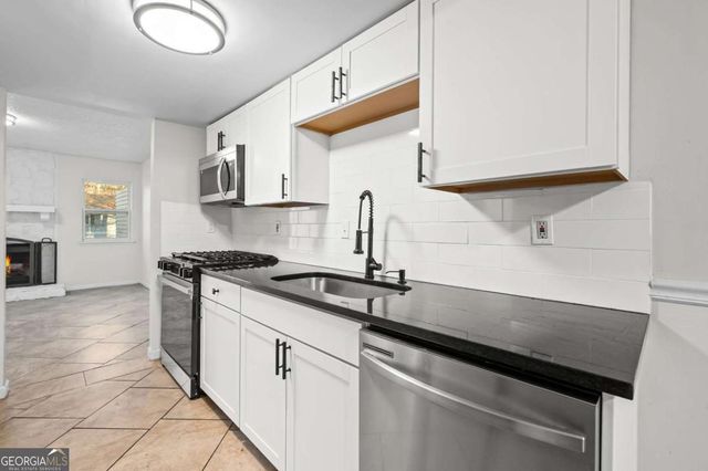 579 Northridge Cros Drive, Atlanta, GA 30350