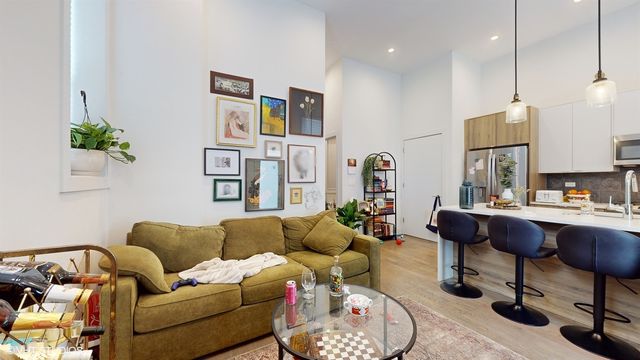 2120 W BELMONT Avenue, Chicago, IL 60618