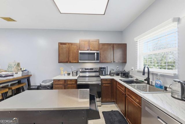 2166 Braxton Road SW, Atlanta, GA 30331