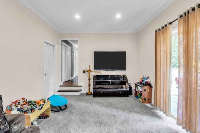 13 Jeffrey Lane, East Windsor, NJ 08520