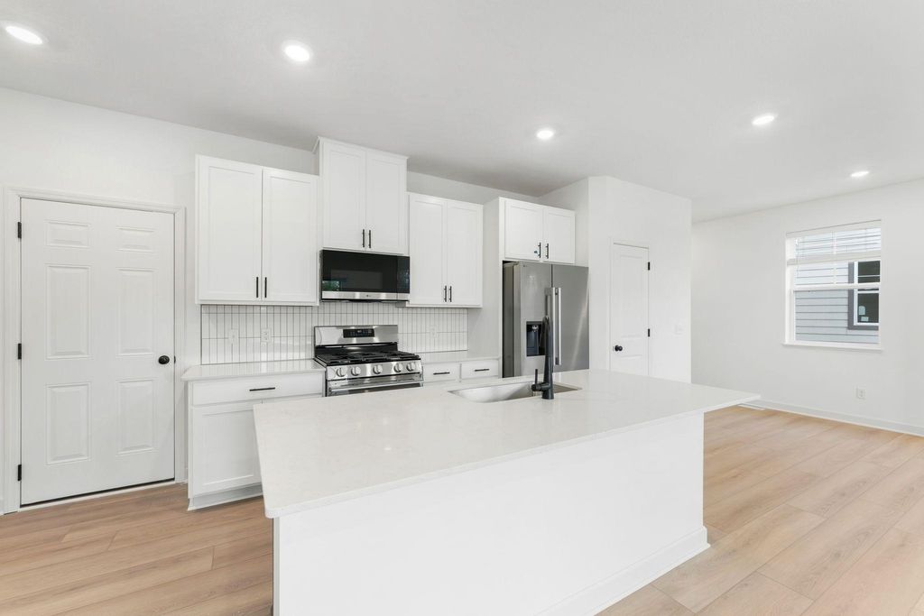 11113 203rd Street W, Lakeville, MN 55044 — photo 2