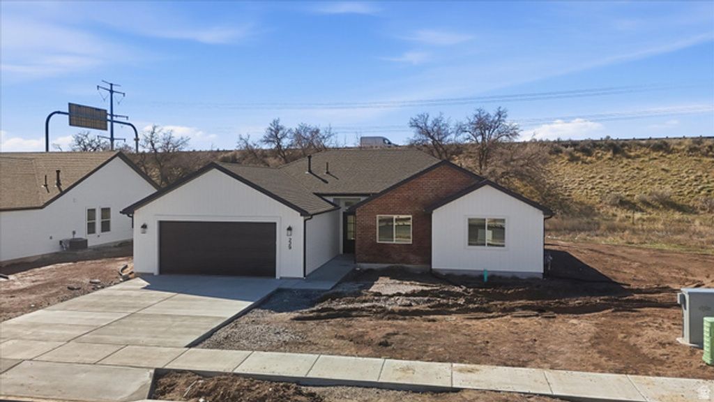 Image 3 of property listing at 233 W 1470 S, Tremonton, UT 84337