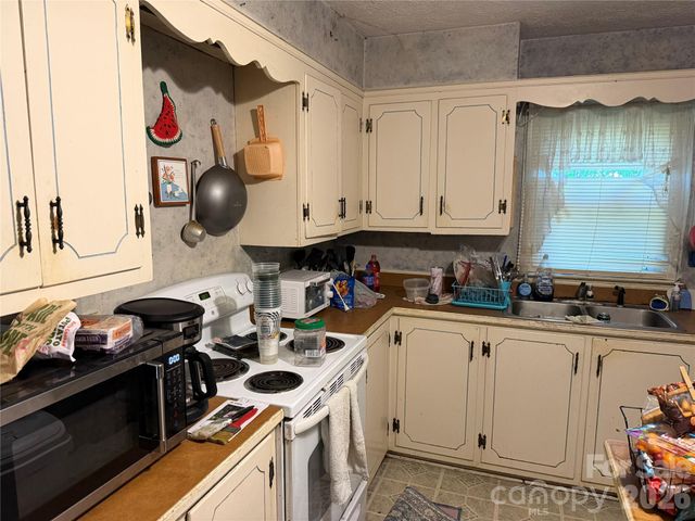 141 Walker Road, Morganton, NC 28655