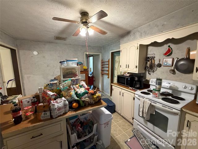141 Walker Road, Morganton, NC 28655