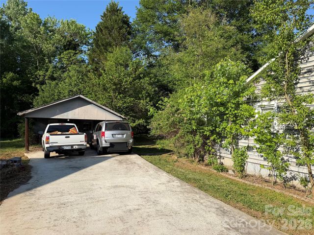 141 Walker Road, Morganton, NC 28655