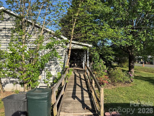 141 Walker Road, Morganton, NC 28655