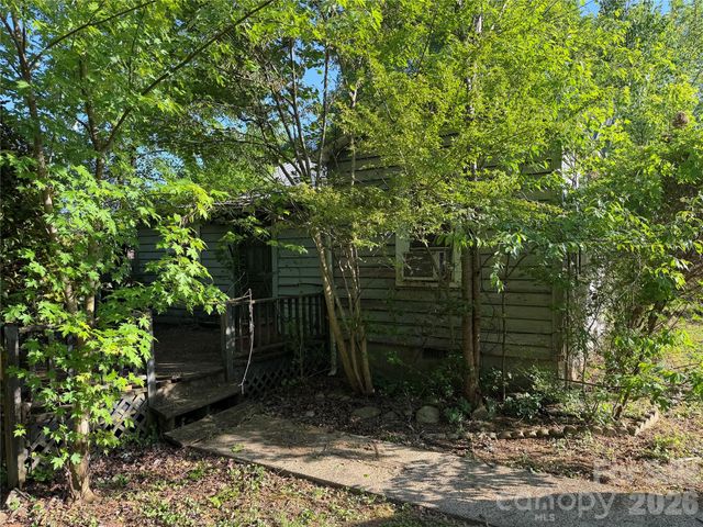 141 Walker Road, Morganton, NC 28655