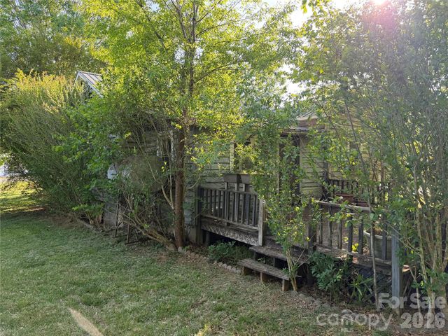 141 Walker Road, Morganton, NC 28655