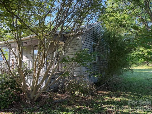 141 Walker Road, Morganton, NC 28655