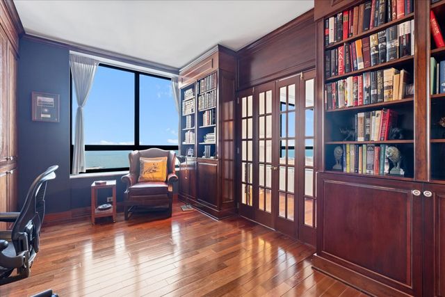 180 E PEARSON Street 4002, Chicago, IL 60611