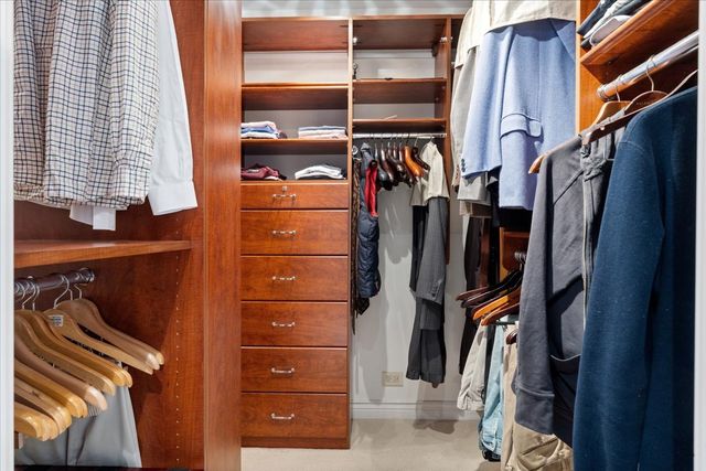 180 E PEARSON Street 4002, Chicago, IL 60611