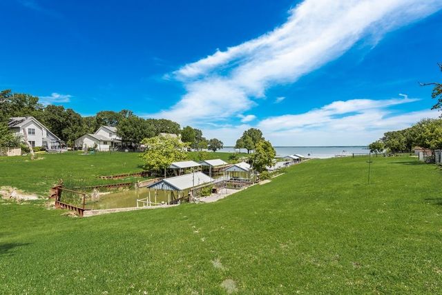 1016 Shoreline Drive, West Tawakoni, TX 75474