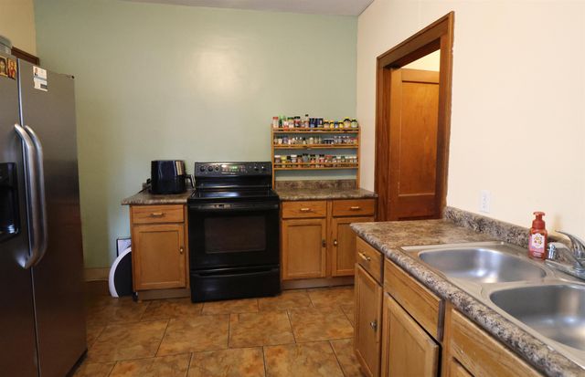 116 S 9th St, Salina, KS 67401