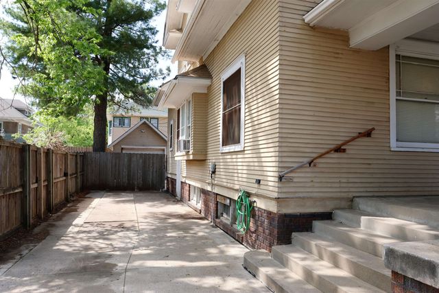 116 S 9th St, Salina, KS 67401