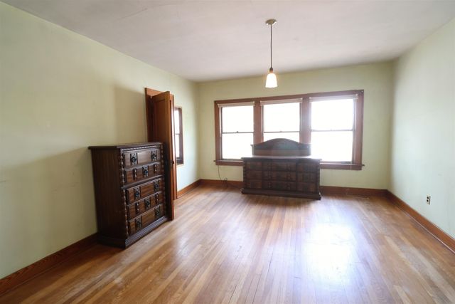 116 S 9th St, Salina, KS 67401