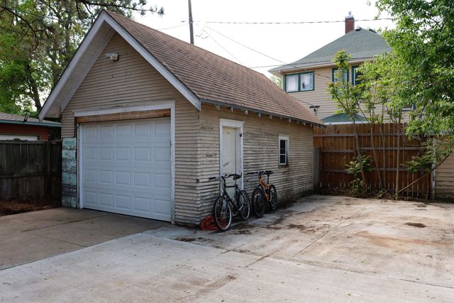 116 S 9th St, Salina, KS 67401