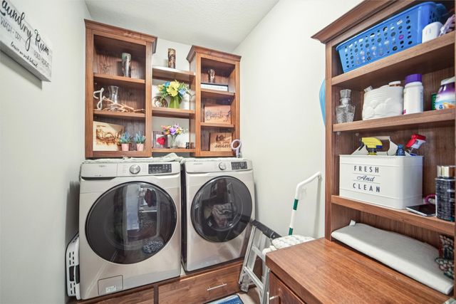 831 Lost Lake Drive, Polk City, IA 50226