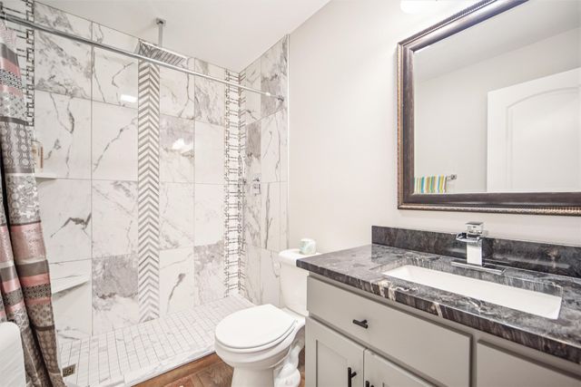 831 Lost Lake Drive, Polk City, IA 50226