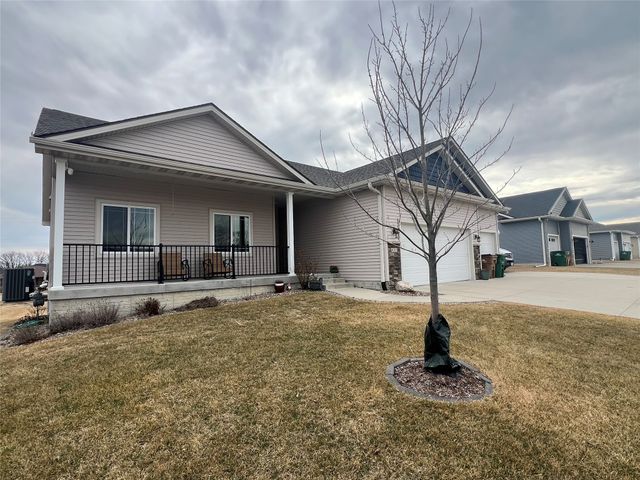 831 Lost Lake Drive, Polk City, IA 50226