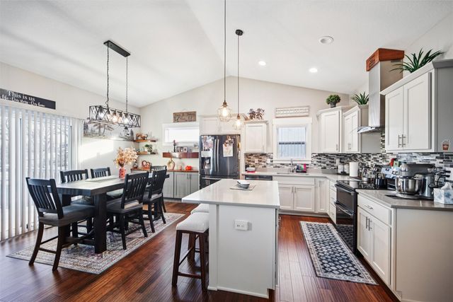 831 Lost Lake Drive, Polk City, IA 50226