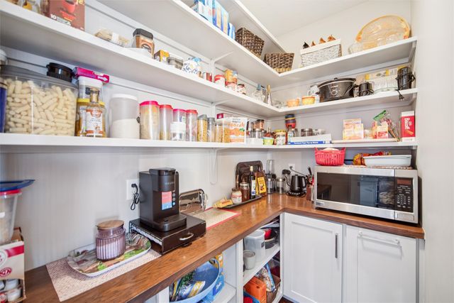 831 Lost Lake Drive, Polk City, IA 50226