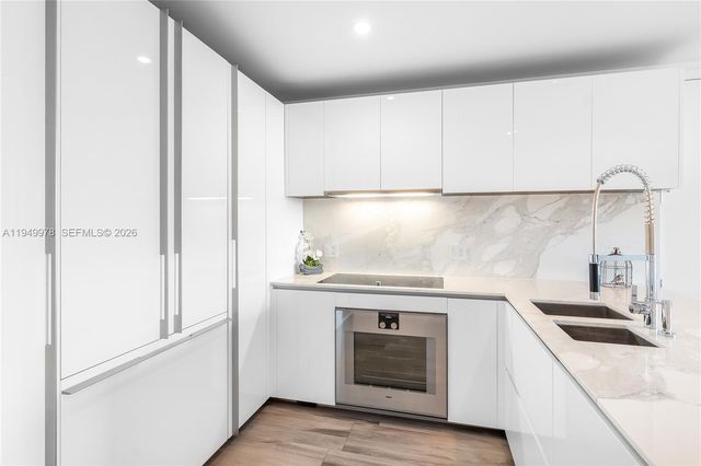 10201 Collins Ave 605, Bal Harbour, FL 33154