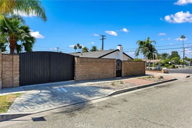 629 S Yorba, Orange, CA 92869