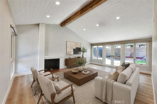 629 S Yorba, Orange, CA 92869