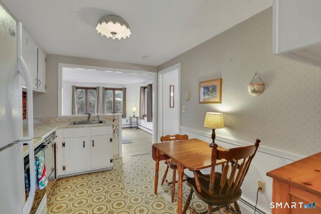 34 Dean Drive, East Hartford, CT 06118