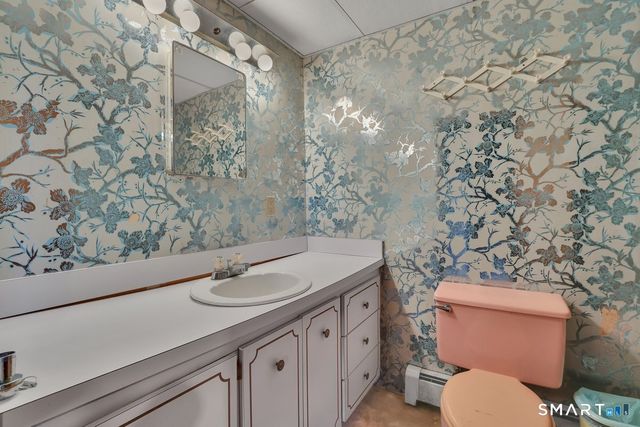 34 Dean Drive, East Hartford, CT 06118