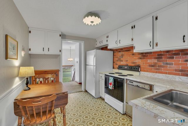 34 Dean Drive, East Hartford, CT 06118