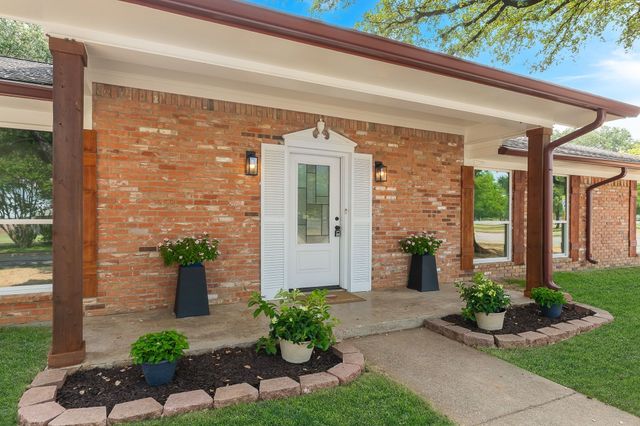 1815 Lakemont Drive, Arlington, TX 76013