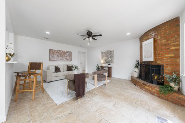 1815 Lakemont Drive, Arlington, TX 76013