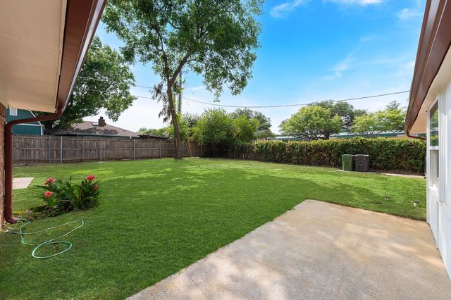 1815 Lakemont Drive, Arlington, TX 76013